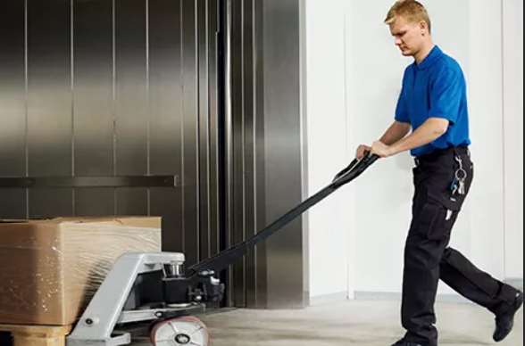 FREIGHT / CARGO ELEVATOR